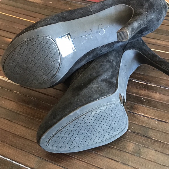 🚨B2G1 JESSICA SIMPSON Black Leather Lace & Velvet /Gold Heeled Booties - Picture 8 of 9